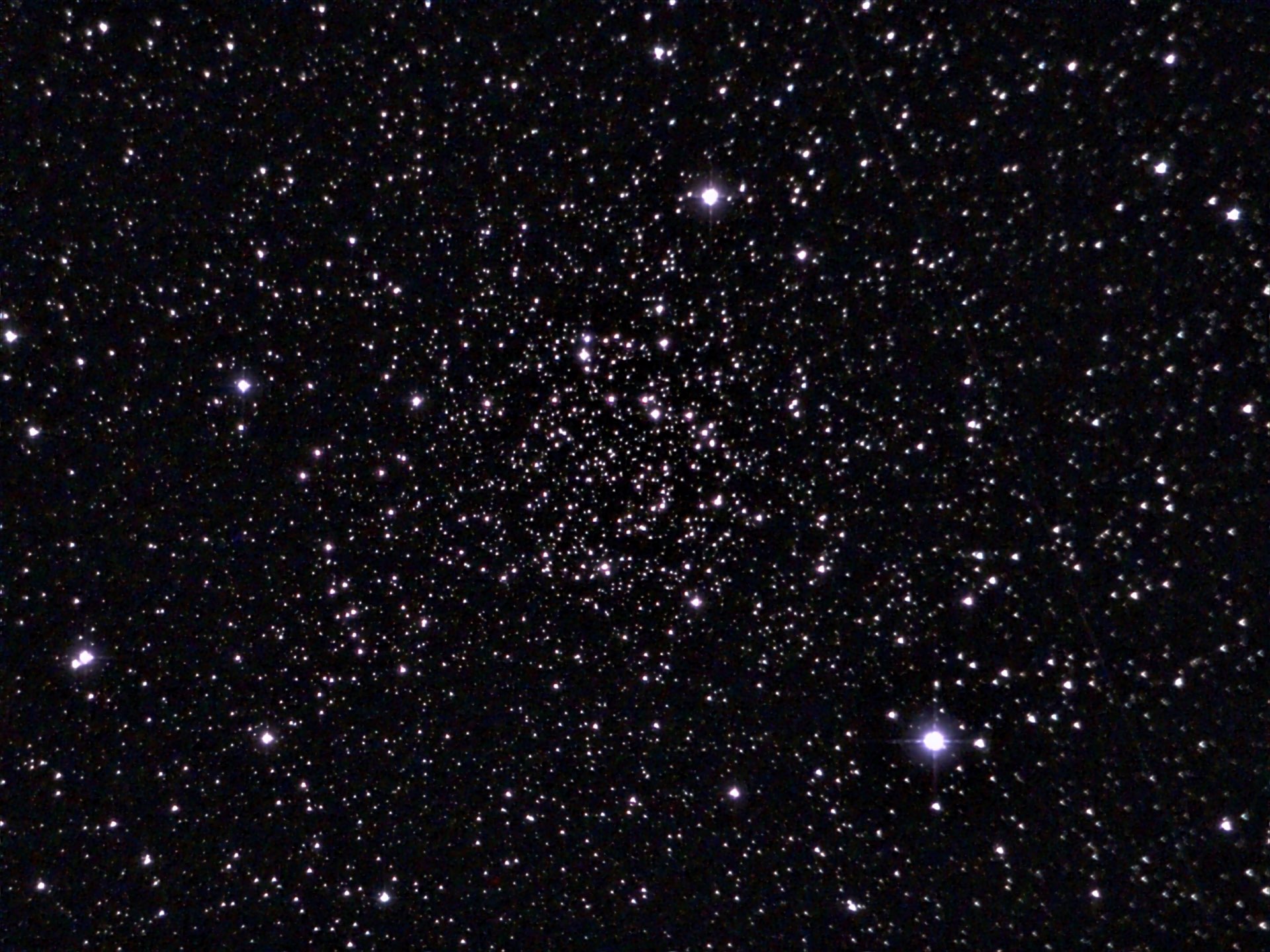 O aglomerado estelar aberto NGC 7789, «Caroline's Rose». Fotografia tirada com a Unistellar eQuinox 2, com 6 minutos de stacking sem pós-processamento.
